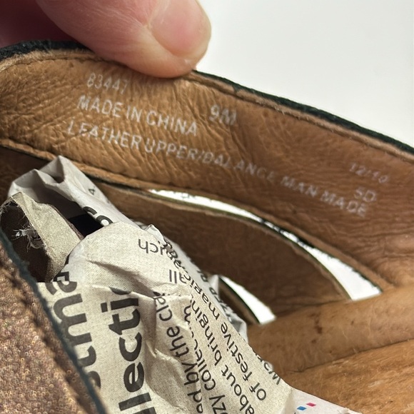 Clark’s Artisan Bronze Wedge Sandals size 9 - Picture 11 of 12